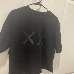 Uniqlo Black Graphic Short Sleeve Tee